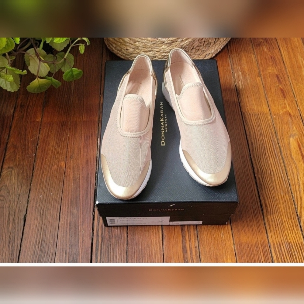shoe s - Picture 2 of 6